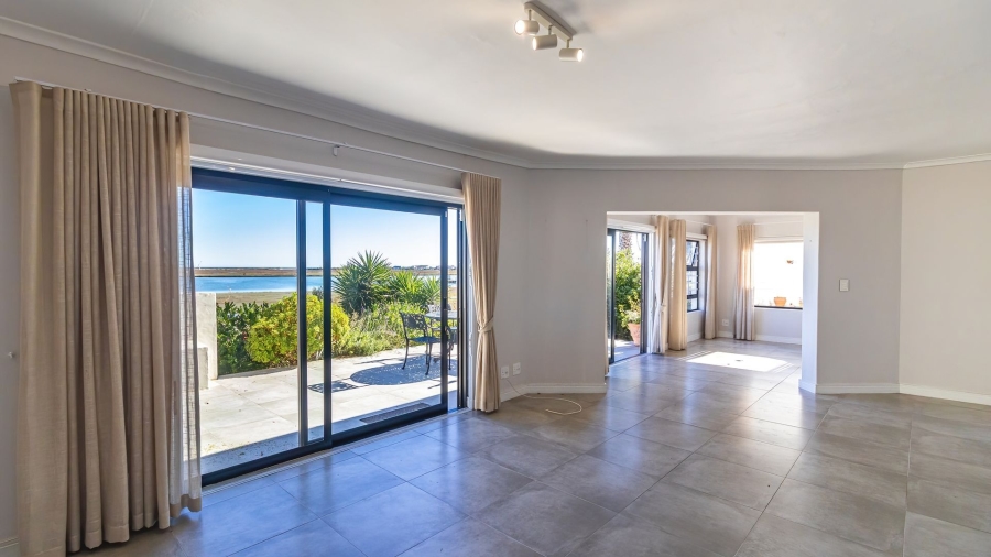 To Let 3 Bedroom Property for Rent in Port Owen Western Cape